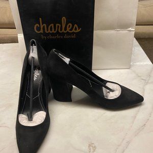 NIB CHARLES BY CHARLES DAVID Womens Black micro suede Vasto Slip On Heels 8M